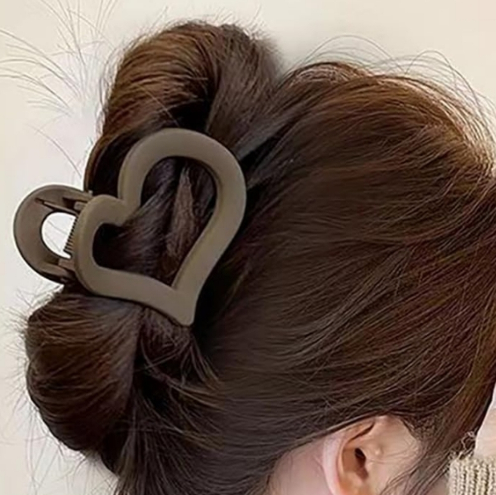 Bundle of 3 Heart-Shaped Hair Clip Black Brown Tan - Picture 7 of 7